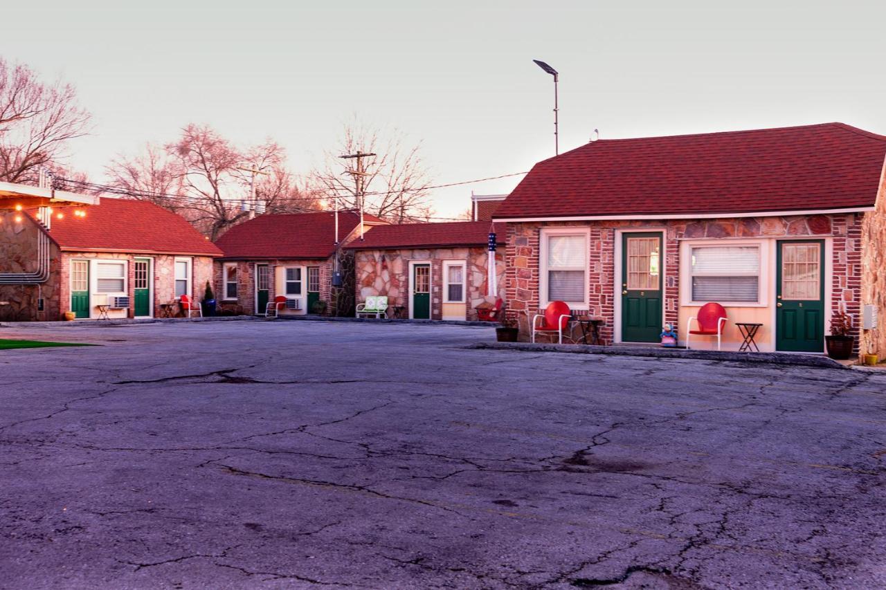 Motel Rockwood Motor Court Springfield
