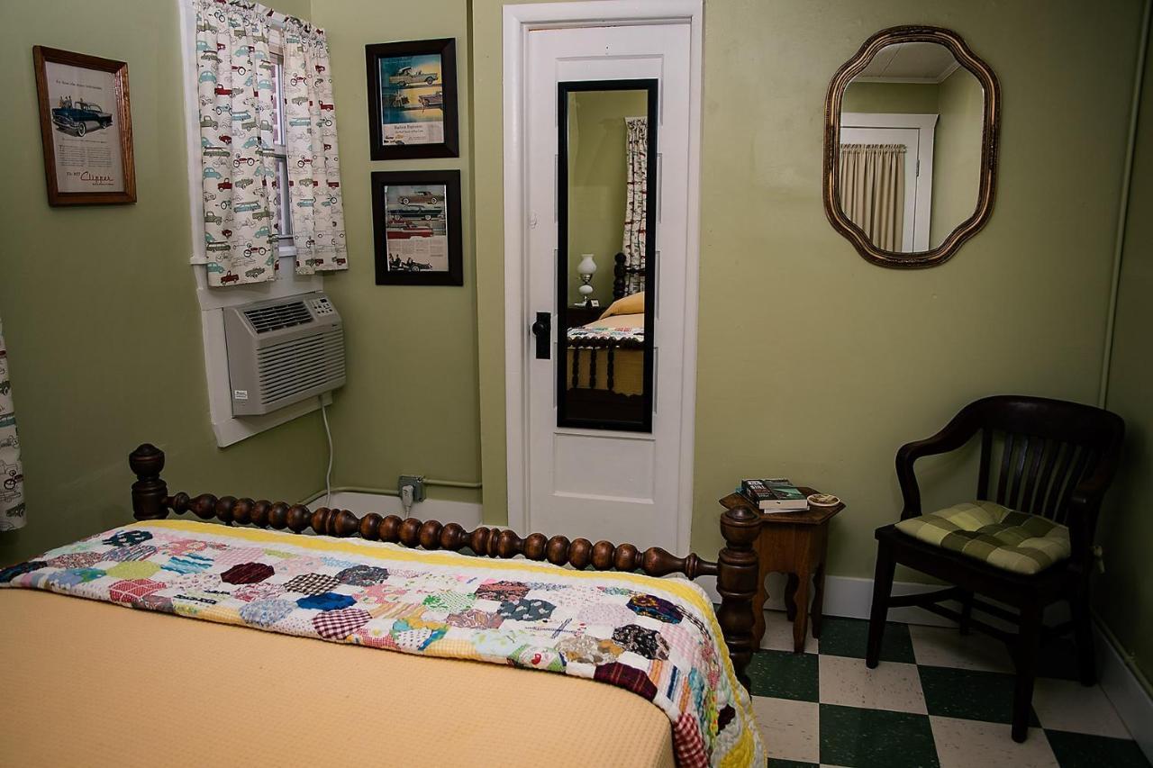 Rockwood Motor Court Motel